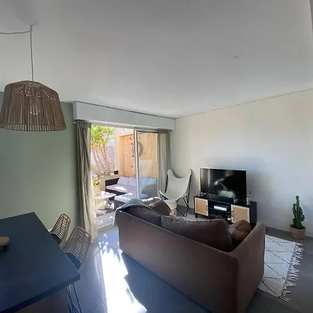 Апартаменты Cosy Lumineux Avec Grande Terrasse Мартиг
